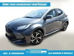 Ash grey metallic Neu 2025 Toyota Yaris Hybrid Kleinwagen | 23.721 € (Guter Preis)
