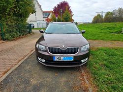 Braun Gebraucht 2013 Skoda Octavia Ambition Kombi | 8.600 € (Etwas zu teuer)