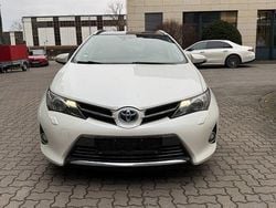 Weiß Gebraucht 2013 Toyota Auris Touring Sports Executive Kombi | 6.790 €