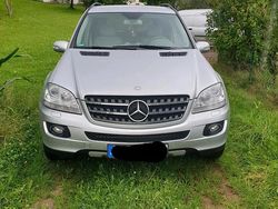 Silber Gebraucht 2007 Mercedes ML320 SUV | 13.000 € (Teuer)