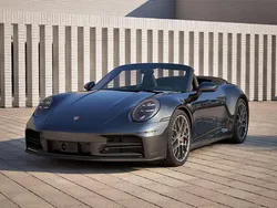 Tiefschwarzmetallic Neu 2025 Porsche 911 Carrera 4S Cabrio | 200.778 € (Etwas zu teuer)