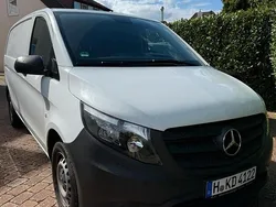 Weiß Gebraucht 2021 Mercedes Vito Van / Kleinbus | 16.900 €