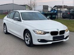 Weiß Gebraucht 2014 BMW 320 Limousine | 13.200 € (Guter Preis)