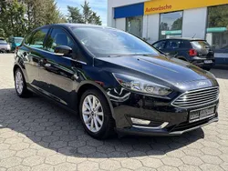 Pantherschwarz Gebraucht 2015 Ford Focus Titanium Kleinwagen | 6.490 € (Guter Preis)
