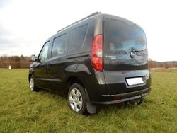 Schwarz Gebraucht 2012 Opel Combo Van / Kleinbus | 5.590 € (Fairer Preis)