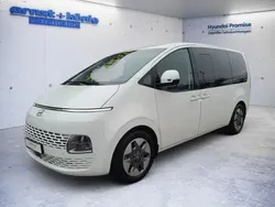 Creamy white Gebraucht 2024 Hyundai Staria Prime Van | 48.690 € (Etwas zu teuer)