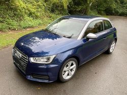 Blau Gebraucht 2017 Audi A1 Design Kleinwagen | 14.500 € (Etwas zu teuer)