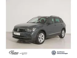 Delfingrau metallic Gebraucht 2024 VW Tiguan Life SUV | 35.440 € (Guter Preis)