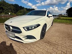 Weiß Gebraucht 2019 Mercedes A180 AMG Limousine | 21.990 €