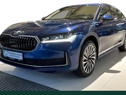 Blau Neu 2025 Skoda Superb LAURIN & KLEMENT Kombi | 60.216 €
