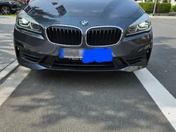 Grau Gebraucht 2019 BMW 225 Active Tourer Van / Kleinbus | 18.999 € (Fairer Preis)