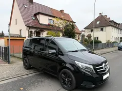 Schwarz Gebraucht 2016 Mercedes V250 Edition Van / Kleinbus | 24.700 € (Fairer Preis)