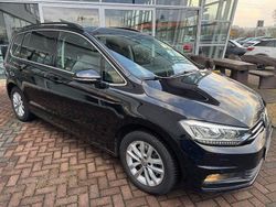 Schwarz Gebraucht 2018 VW Touran Comfortline Van / Kleinbus | 18.490 € (Guter Preis)
