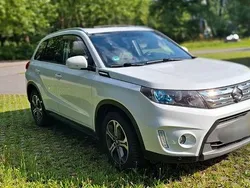 Weiß Gebraucht 2016 Suzuki Vitara Comfort+ SUV | 14.900 € (Fairer Preis)