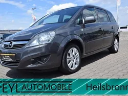 Grau Gebraucht 2012 Opel Zafira Family Van / Kleinbus | 7.800 € (Etwas zu teuer)