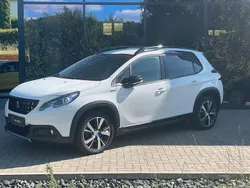 Weiß Gebraucht 2018 Peugeot 2008 Allure SUV | 12.400 € (Etwas zu teuer)
