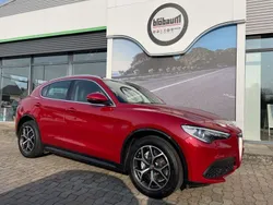 Rot Gebraucht 2020 Alfa Romeo Stelvio Lusso SUV | 32.991 € (Fairer Preis)