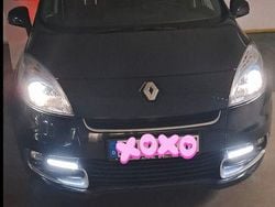 Schwarz Gebraucht 2012 Renault Scénic III Bose Edition Van / Kleinbus | 7.900 € (Etwas zu teuer)