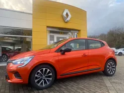 Valencia orange Gebraucht 2023 Renault Clio V Equilibre Limousine | 18.999 € (Teuer)