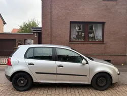 Silber Gebraucht 2004 VW Golf V Kleinwagen | 2.450 € (Fairer Preis)
