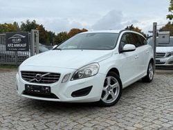 Weiß Gebraucht 2013 Volvo V60 Kinetic Kombi | 4.990 € (Guter Preis)