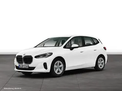Weiß Gebraucht 2024 BMW 216 Active Tourer Van / Kleinbus | 31.945 € (Teuer)