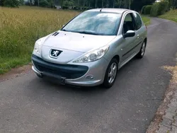 Silber Gebraucht 2010 Peugeot 206+ Kleinwagen | 3.650 € (Teuer)