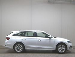 Weiss Gebraucht 2022 Skoda Octavia Style Kombi | 14.790 € (Guter Preis)