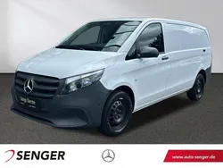 Weiß Gebraucht 2024 Mercedes Vito Van / Kleinbus | 36.474 € (Fairer Preis)