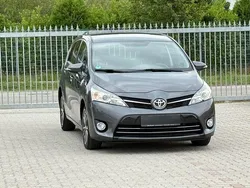 Grau Gebraucht 2014 Toyota Verso Comfort Van / Kleinbus | 6.799 € (Fairer Preis)