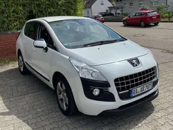 Weiss perlglänzend/metallic Gebraucht 2011 Peugeot 3008 Premium SUV | 6.900 € (Fairer Preis)