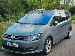 Grau Gebraucht 2012 VW Sharan Van / Kleinbus | 7.900 € (Etwas zu teuer)