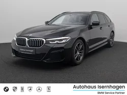 Saphirschwarz metallic 47schwarz Gebraucht 2022 BMW 520 M Sport Limousine | 37.999 € (Fairer Preis)