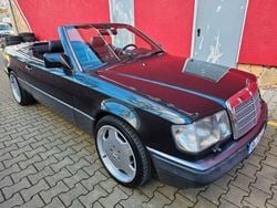 Schwarz Gebraucht 1992 Mercedes E300 AMG Cabrio | 16.450 €