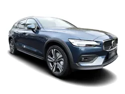 Blau Neu 2025 Volvo V60 CC Plus Kombi | 77.765 €