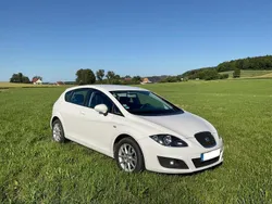 Weiß Gebraucht 2011 Seat Leon Limousine | 3.850 € (Guter Preis)