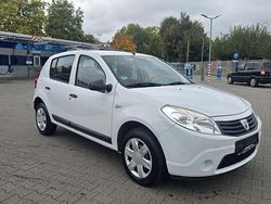 Weiß Gebraucht 2009 Dacia Sandero Ambiance Kleinwagen | 1.599 € (Guter Preis)