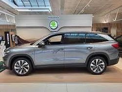 Grau Gebraucht 2024 Skoda Kodiaq Selection SUV | 36.990 € (Guter Preis)