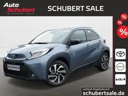 Celestite grey metallic / nigh Gebraucht 2024 Toyota Aygo Comfort Kleinwagen | 16.890 € (Fairer Preis)