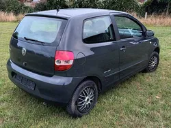Grau Gebraucht 2009 VW Fox Refresh Kleinwagen | 2.299 € (Fairer Preis)