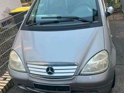 Grau Gebraucht 2000 Mercedes A190 Kleinwagen | 1.100 € (Superpreis)