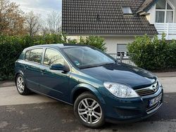 Blau Gebraucht 2007 Opel Astra Kleinwagen | 3.500 € (Etwas zu teuer)