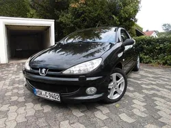Schwarz Gebraucht 2004 Peugeot 206 CC Cabrio | 1.350 € (Fairer Preis)