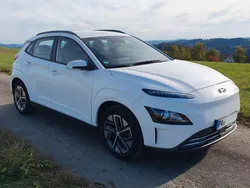 Weiß Gebraucht 2022 Hyundai Kona Select SUV | 21.000 € (Etwas zu teuer)