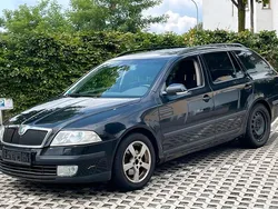 Schwarz Gebraucht 2007 Skoda Octavia Kombi | 1.100 € (Superpreis)