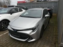 Silber Gebraucht 2020 Toyota Corolla Club Limousine | 20.600 € (Guter Preis)