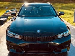 Schwarz Gebraucht 2020 BMW 330e Sport Line Kombi | 23.999 € (Fairer Preis)