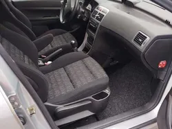 Grau Gebraucht 2005 Peugeot 307 Tendance Limousine | 2.000 € (Fairer Preis)