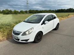 Weiß Gebraucht 2010 Opel Corsa Edition Kleinwagen | 2.700 € (Fairer Preis)