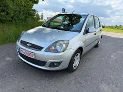 Polarsilber metallic Gebraucht 2007 Ford Fiesta Kleinwagen | 1.600 € (Superpreis)